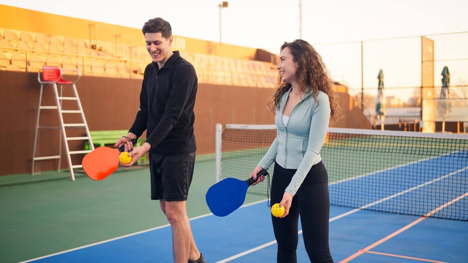 pickleball taisyklės - du žaidėjai aikštelėje
